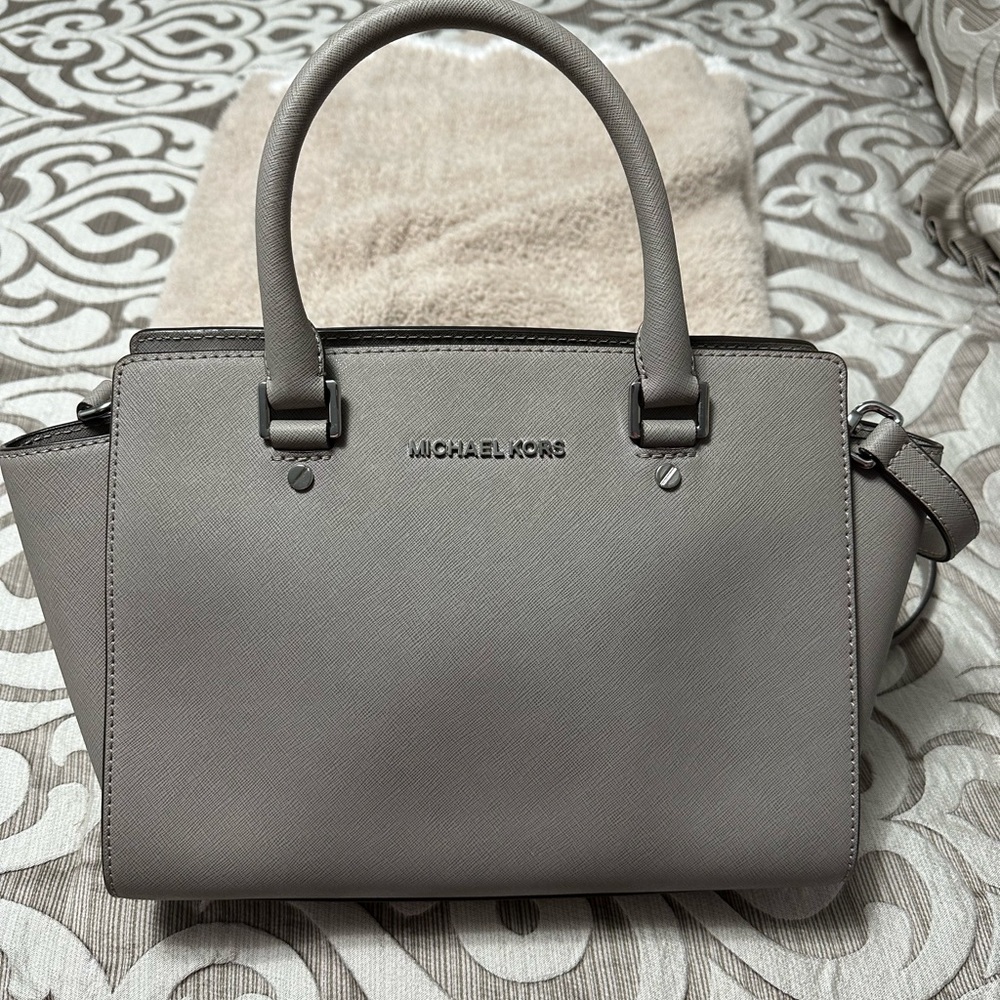 Michael Kors Selma Saffiano Satchel handbag